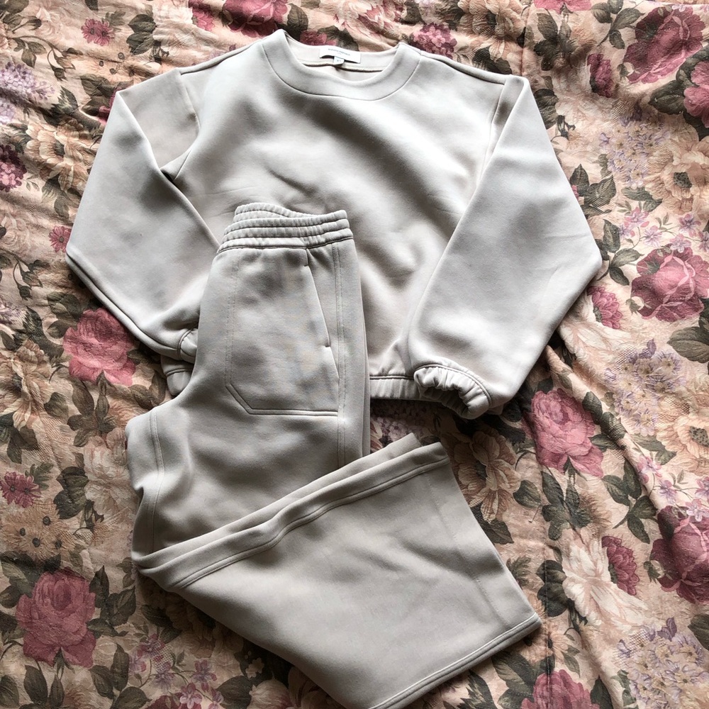 Banana Republic Sweatshirt & Ankle Joggers Set